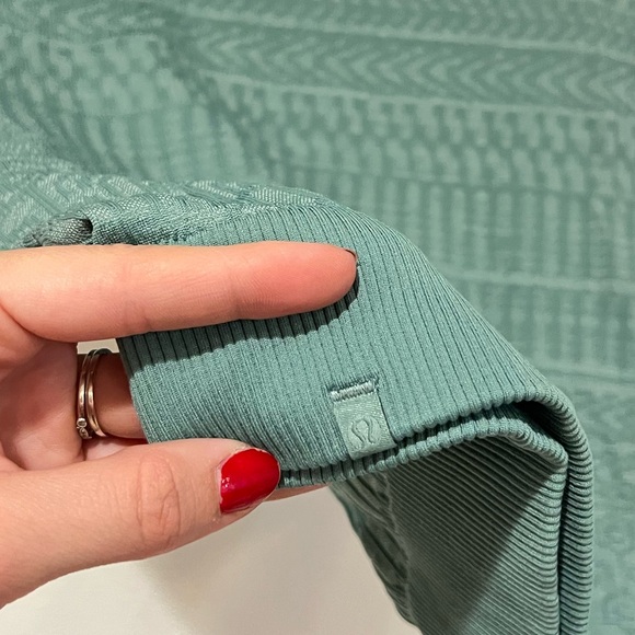 Lululemon Rest Less Short Sleeve Frosted Pine Women’s Size 6 - Picture 7 of 7
